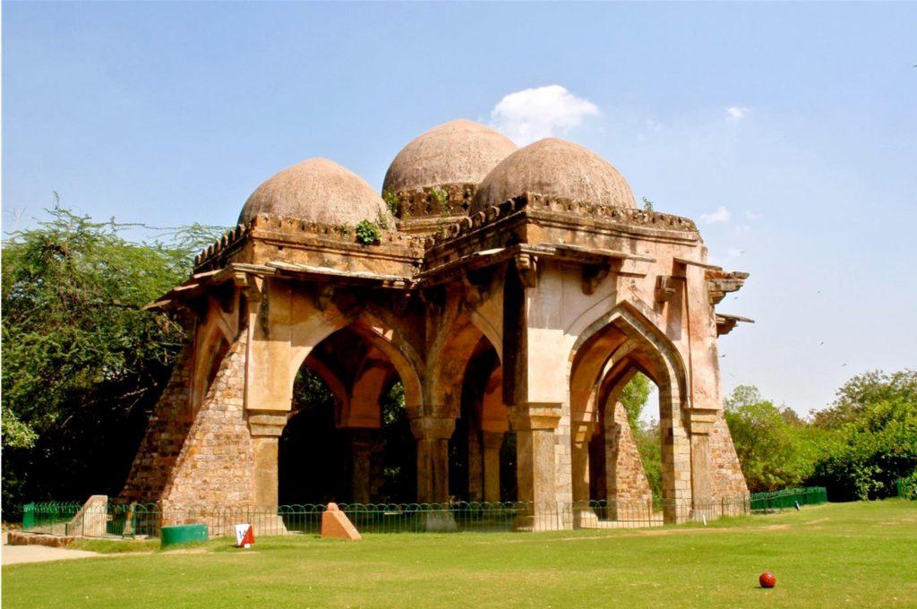 Delhi Golf course monument 1-min