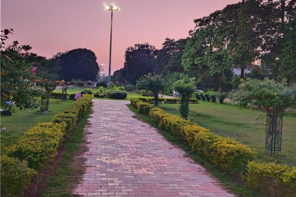 GCC clubhouse garden vertical-min